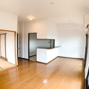 ◆キッチンも対面でL形にバルコニーに面してるので日当たりも風通しも言う事無しです♪
