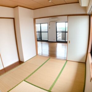 ◆和室は5.5帖の寝室からも廊下からもLDKからも出入りができる３WAYです。