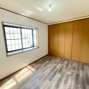 各居室にクローゼットがあり楽々収納
