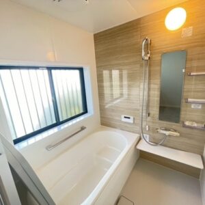 新調したユニットバスで気持ちよく入浴できます