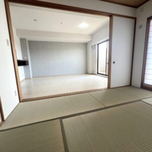 襖を開けると来客時も広々御使用頂けます