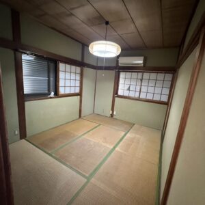 ２階の和室。窓が２面あるので風通しもいい