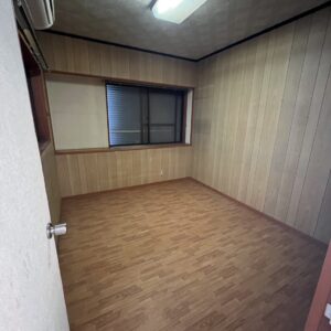 ２階の洋室はお掃除しやすいフローリング