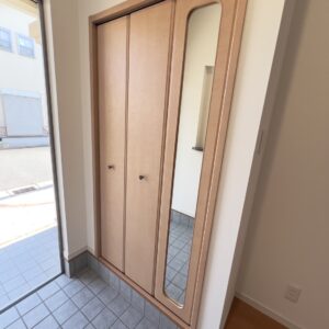 玄関収納にたっぷり靴を収納できます