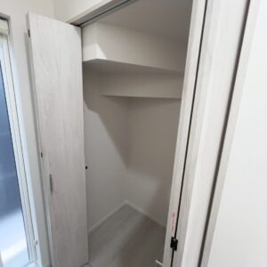 ⑩階段下にも収納があります