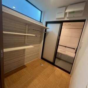 浴室の扉が引戸で使い勝手が良い