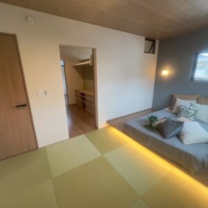 主寝室の畳コーナーでくつろいで頂けます