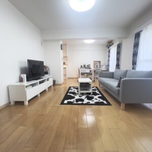 ●リビング側から見たLDK全体です♪家具やソファーを配置してもゆとりを感じられる広々空間です♪