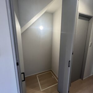 ・階段下の収納です